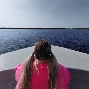 Meet your Posher, Crystal